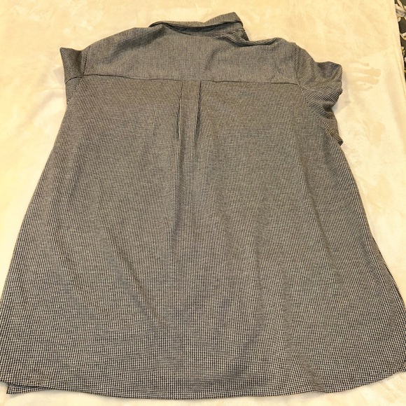 ⚡️Closet Cleanout⚡️ Max Studio Shirt Jacket - Picture 4 of 4